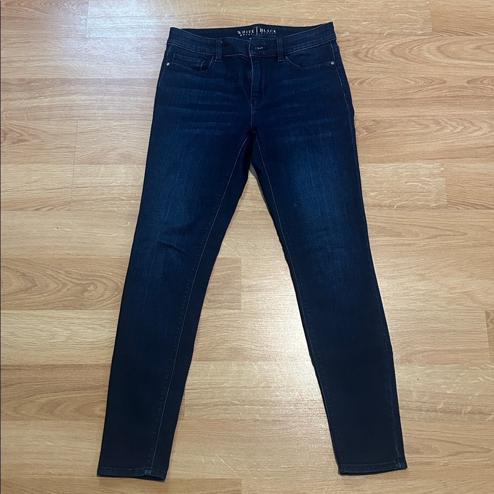 White House Black Market Dark Wash Skinny Jeans - 2 Short